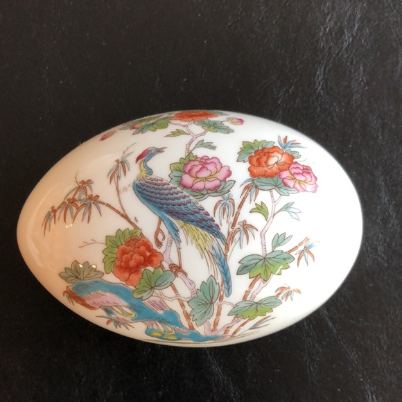 Wedgwood Kutani Crane Multicolored Bone China Egg Trinket Box Medium 4”L - Picture 3 of 4